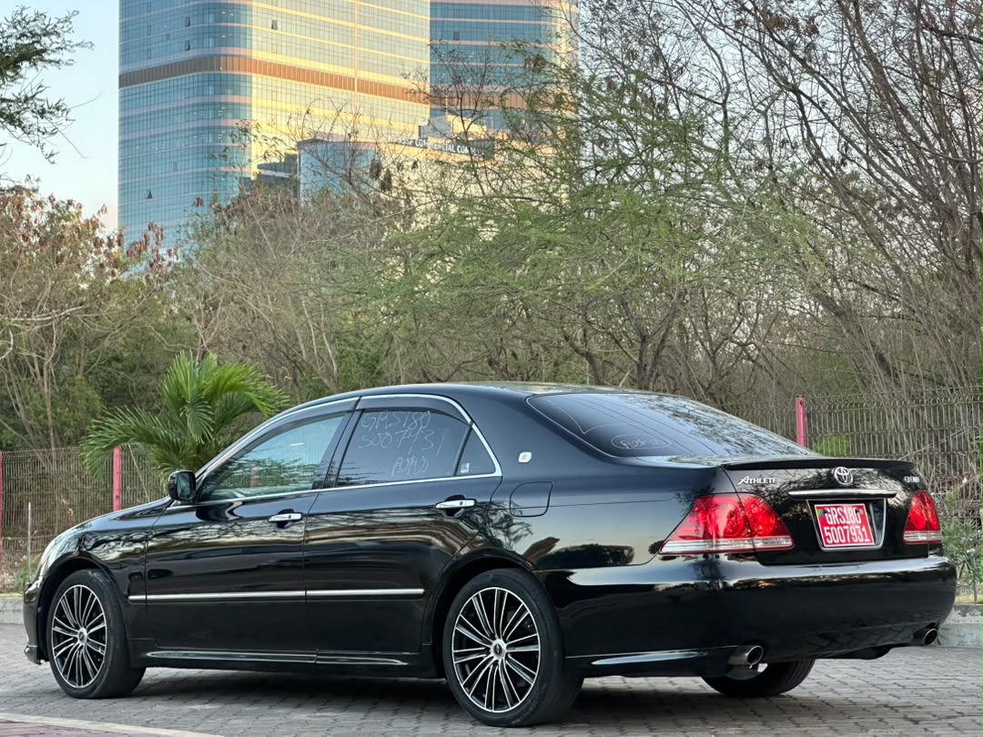 TOYOTA CROWN ATHLETE thumbnail 2